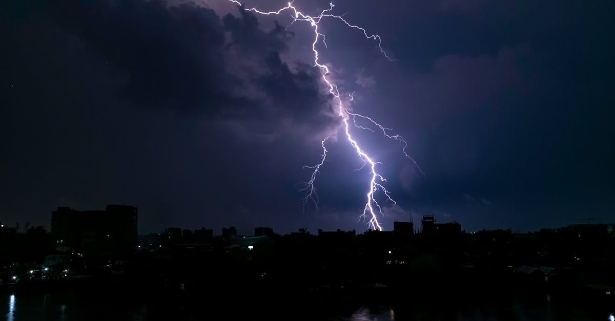 Dove trovare rifugio all'aperto durante un temporale?