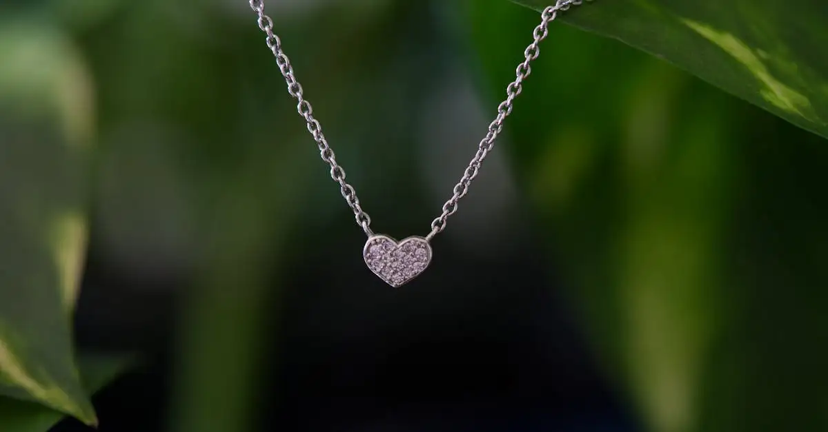 Come brillare i gioielli d'argento con il dentifricio?