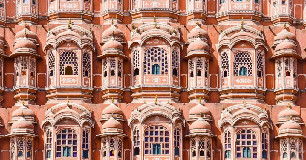 Qual è la città indiana famosa per i suoi palazzi?