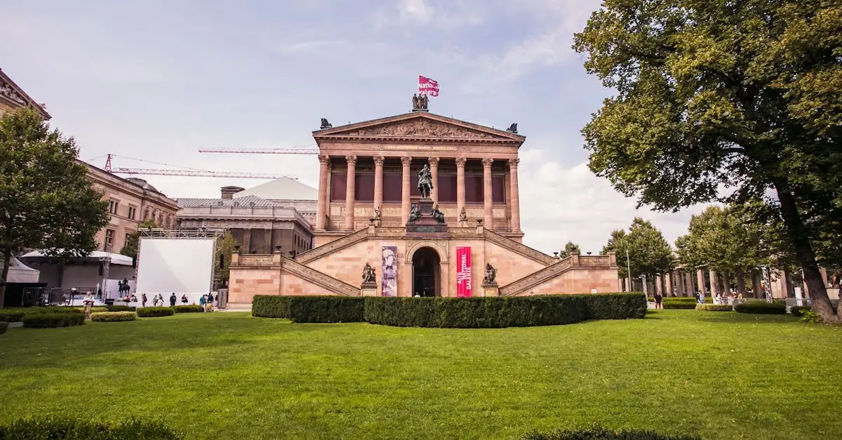 Qual è il museo di Berlino che ospita Nefertiti?